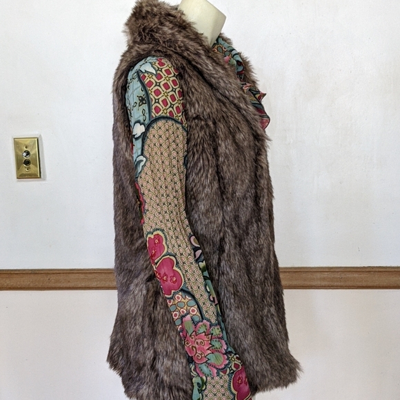 CoffeeShop Jackets & Blazers - Coffeeshop Faux Fur Vest size Medium